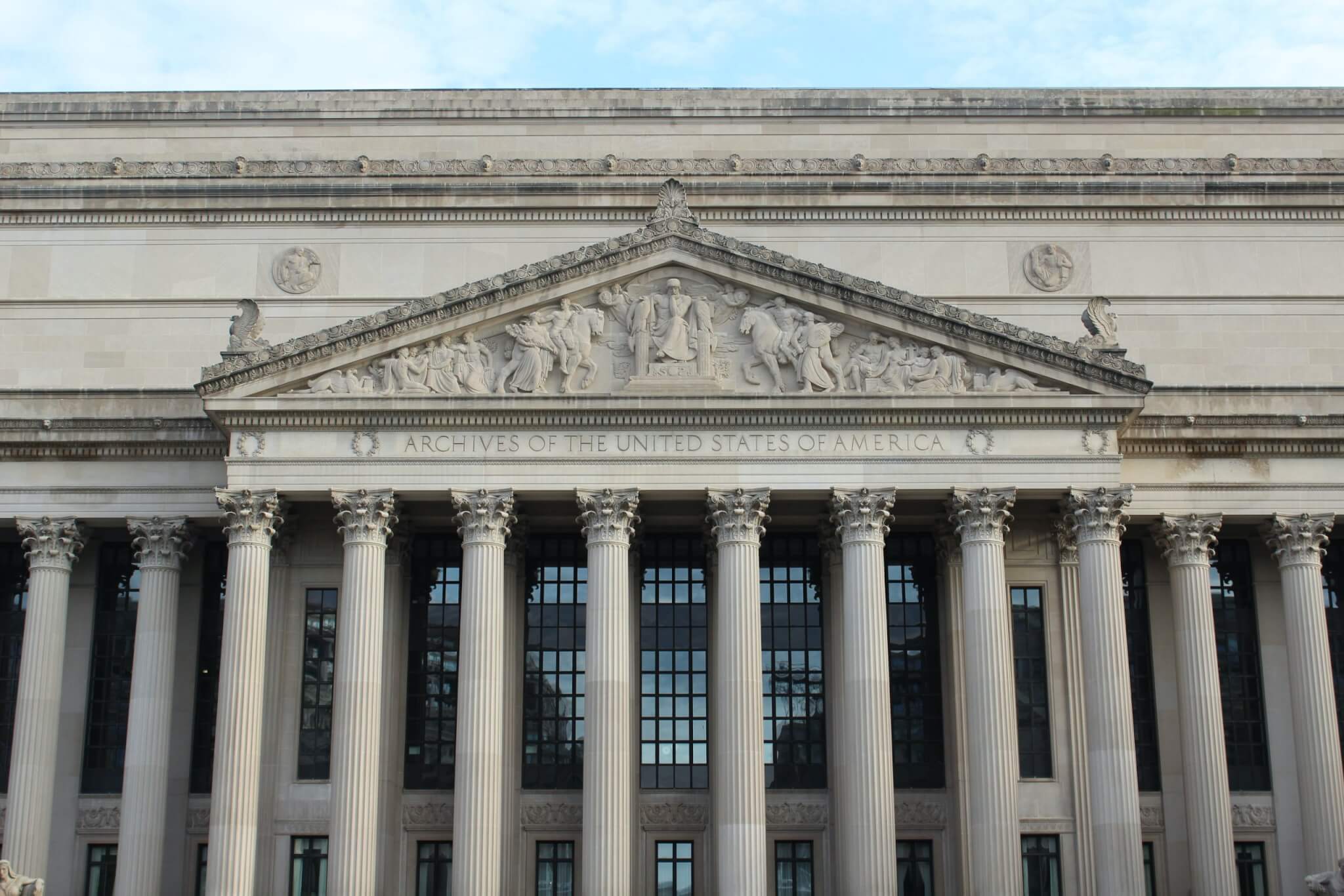 Photograph of the front of the National Archives building in Washington D.C.
